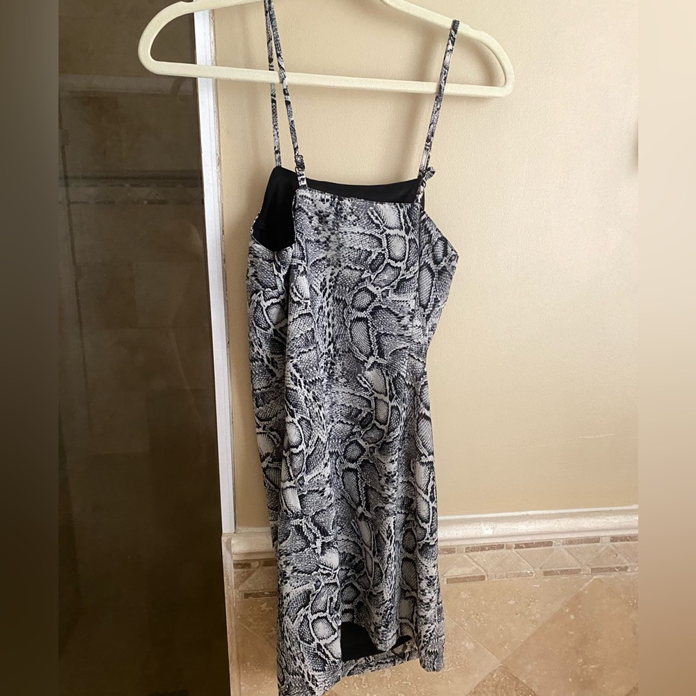 Snakeskin mini dress - Picture 3 of 4